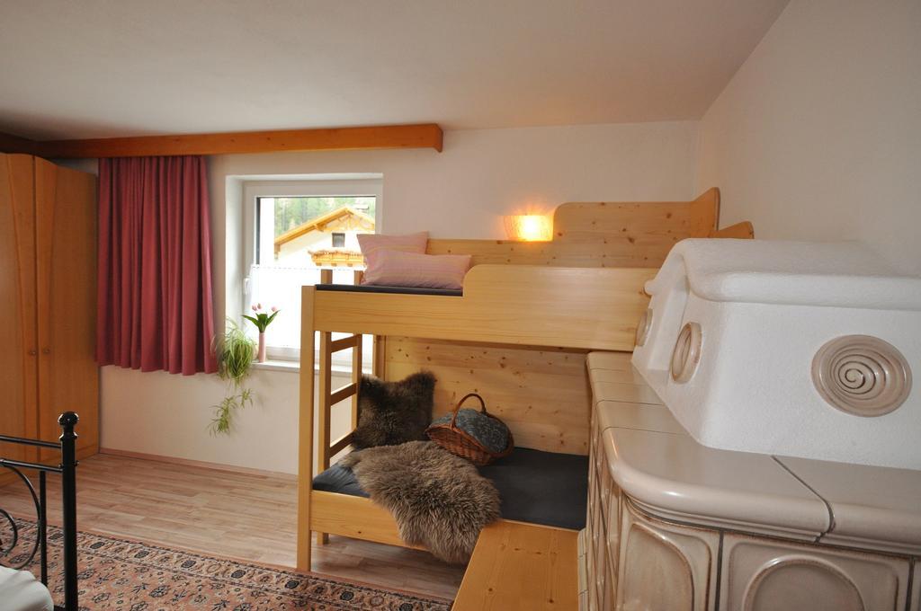 Haus Alpenglueck Apartamento Kaunertal Exterior foto